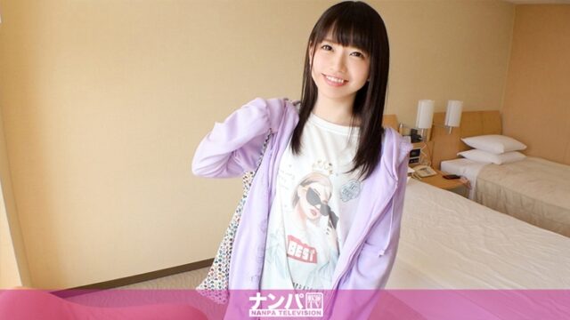 雫月心桜 アキバ秋葉原で拾ったアニメDVD資金集めの初撮り GIF12連発動画｜箱ゲームから流されるまま